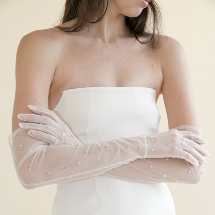 The+12+Best+Bridal+Gloves+for+Every+Bride.jpg