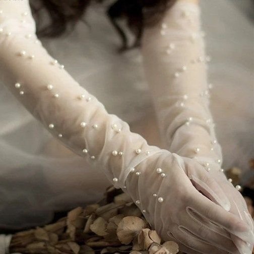 Pearl+Long+Tulle+Bridal+Gloveschic+Bride+Wedding+Gloves+_+Etsy.jpg