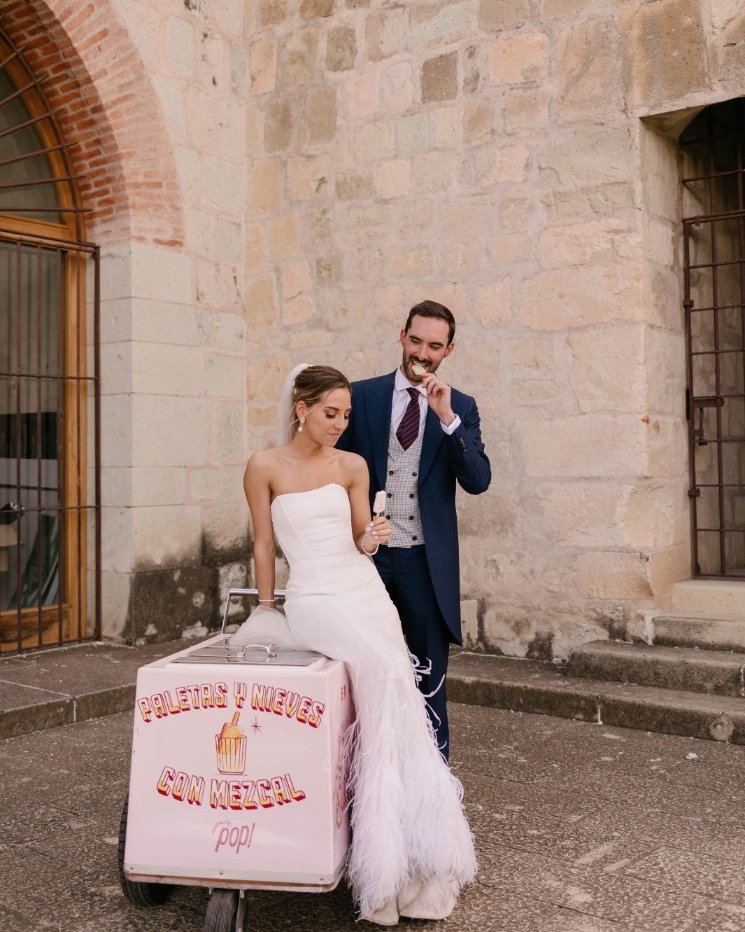 Frida Enamorada da una c&aacute;lida bienvenida a @lucyweddingplanner, que con una elegancia y creatividad irradia la esencia vibrante de la cultura oaxaque&ntilde;a con cada detalle de su trabajo.💖✨

Su visi&oacute;n moderna y presencia en el mundo