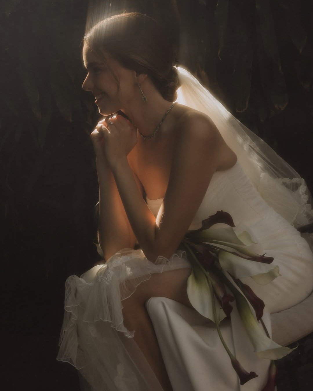 &iquest;Alguna vez te has preguntado qu&eacute; historias se esconden detr&aacute;s de cada imagen? ✨ Conoce a @beatrizcastrophoto, la artista que transforma momentos fugaces en recuerdos eternos. Desde su lente, cada mirada cuenta una historia &uacu