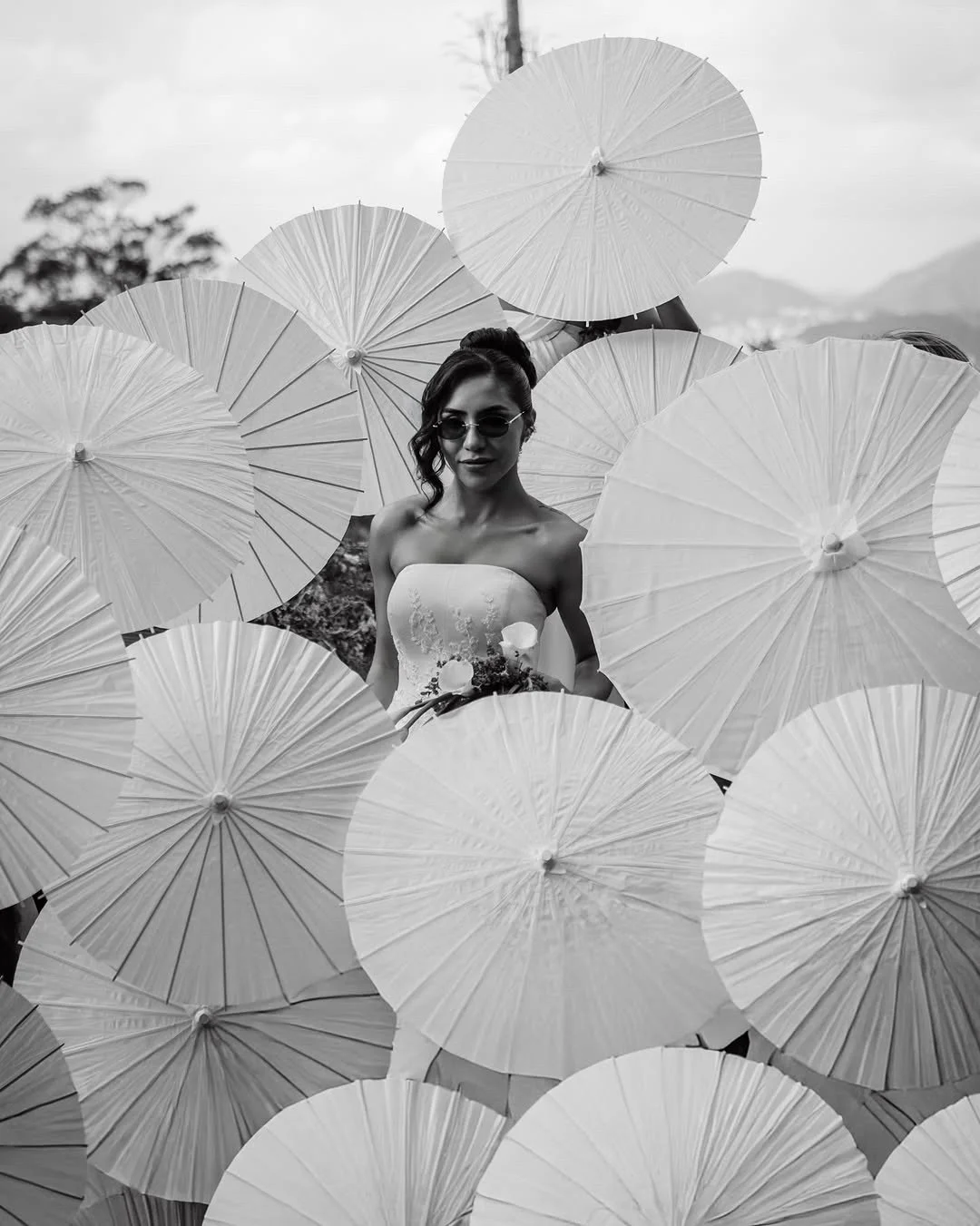 El d&iacute;a de tu boda es un torbellino de amor y risas, pero dediquemos un momento a destacar a las verdaderas protagonistas: &iexcl;tus damas de honor! Estas incre&iacute;bles mujeres no solo est&aacute;n ah&iacute; para lucir fabulosas; son tus 