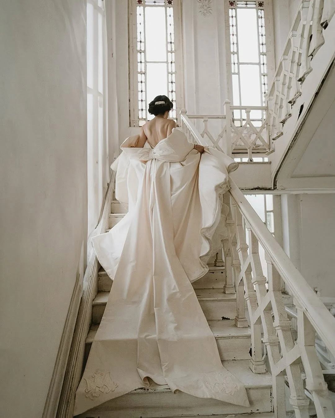 &iexcl;Captura los momentos que importan! Elegir al fot&oacute;grafo adecuado es crucial para tu d&iacute;a especial, y nos complace presentarte a @angelbenjaminwed, cuyo enfoque documental da vida a tu historia de amor de la manera m&aacute;s aut&ea