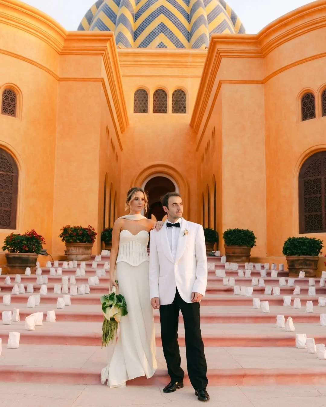 En Jalisco se esconde una joya: Cuixmala, un resort incre&iacute;ble que redefine el lujo y la naturaleza.  Imagina despertar con vistas espectaculares y el suave murmullo del mar, todo en un entorno que invita a la tranquilidad y la paz. Este es el 