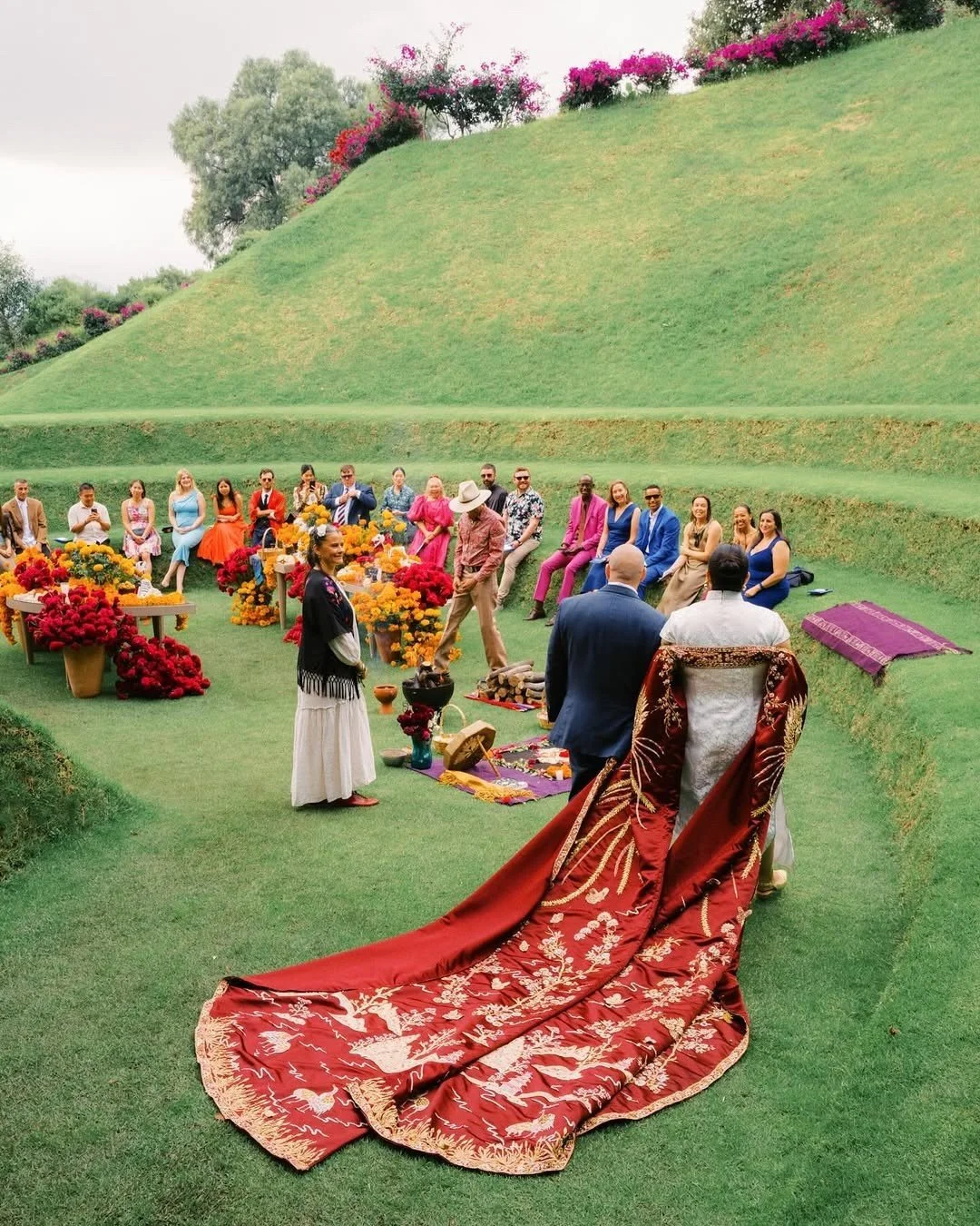 &iexcl;Imagina dar el "s&iacute;, acepto" en un espacio donde la naturaleza y la magia se entrelazan! En el @parquequetzalcoatl, cada rinc&oacute;n susurra romance y cada brisa trae un sue&ntilde;o. Este encantador lugar te invita a crear u