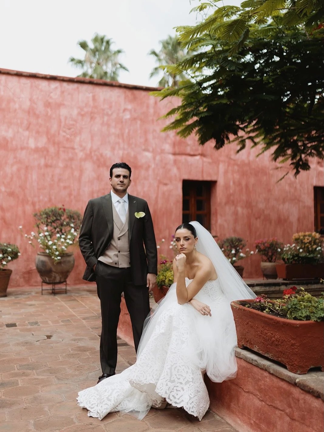 UNA BODA DESTINO INSPIRADA EN LA ARTESAN&Iacute;A OAXAQUE&Ntilde;A EN JARD&Iacute;N DON LUIS, OAXACA 🧡

La boda de Renata y Patrick se celebr&oacute; al aire libre, rodeada del verdor y la fragancia del jard&iacute;n. Cada detalle fue pensado para r