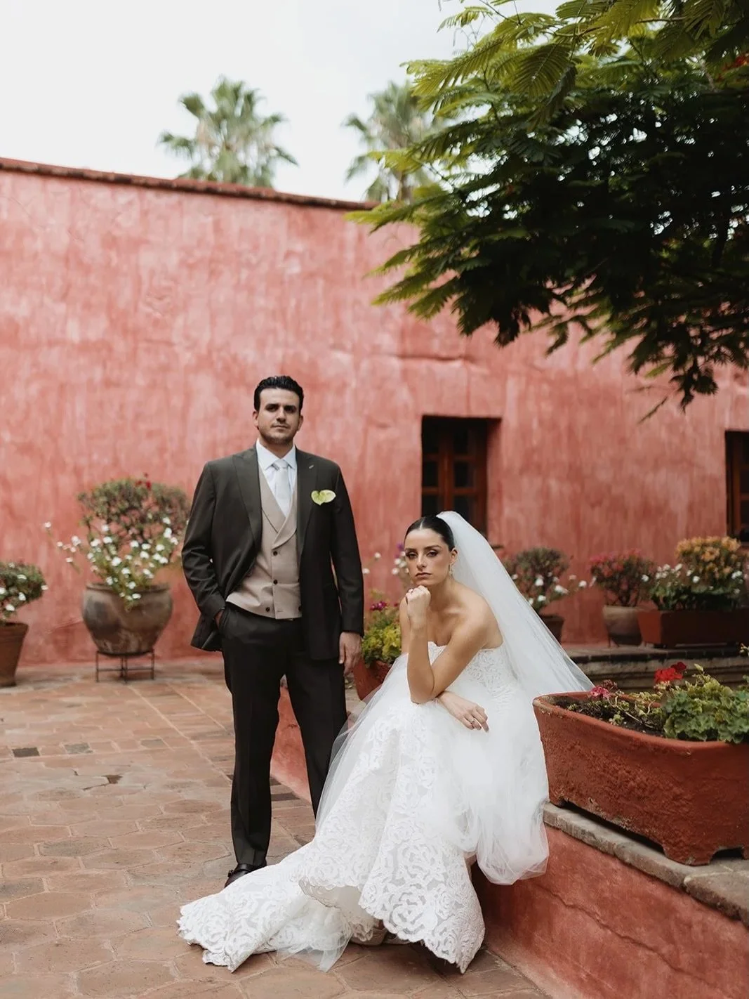 UNA BODA DESTINO INSPIRADA EN LA ARTESAN&Iacute;A OAXAQUE&Ntilde;A EN JARD&Iacute;N DON LUIS, OAXACA 🧡

La boda de Renata y Patrick se celebr&oacute; al aire libre, rodeada del verdor y la fragancia del jard&iacute;n. Cada detalle fue pensado para r