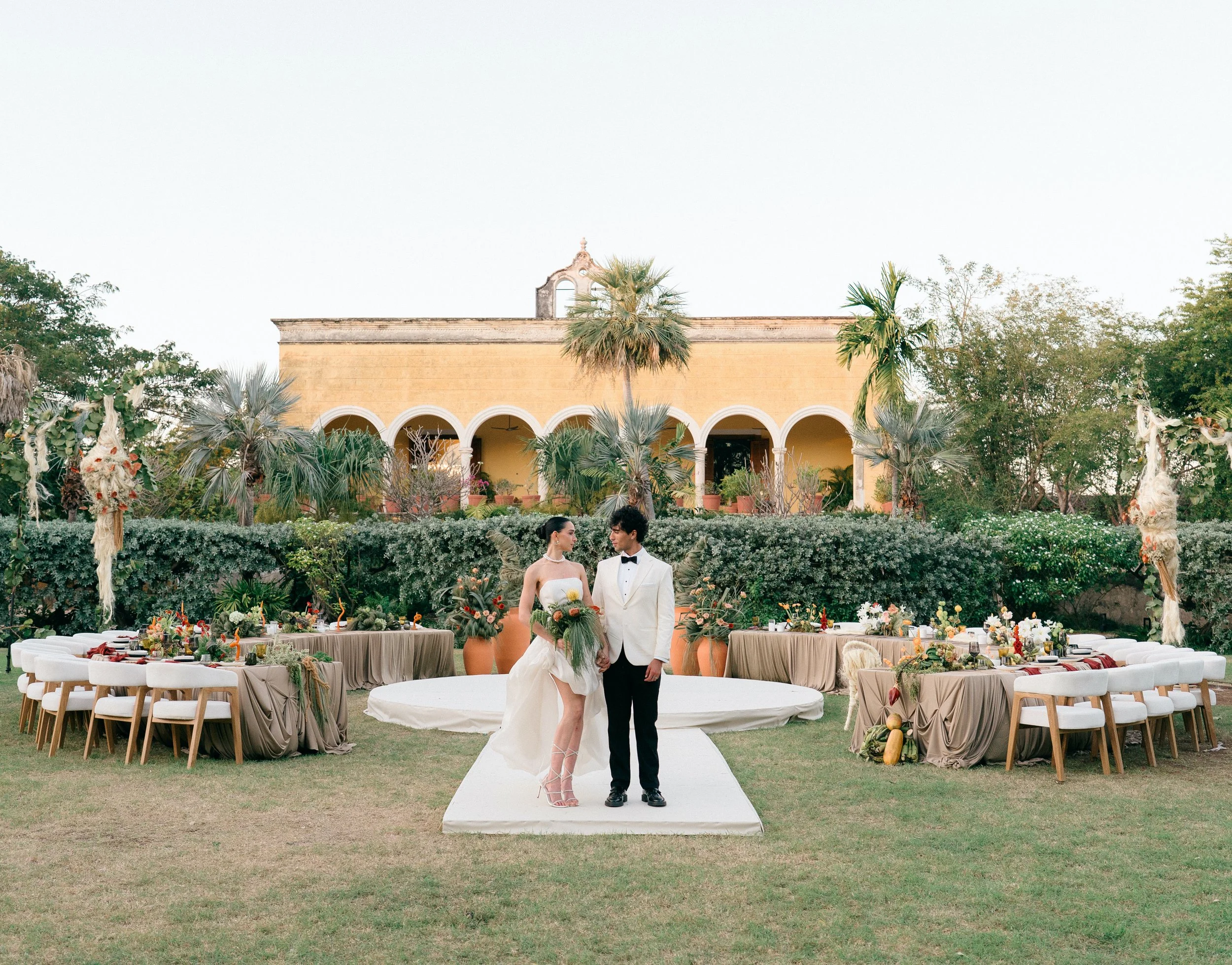 Boda Editorial en Mérida: Color, Tradición y Alta Costura en Hacienda San Antonio Hool
