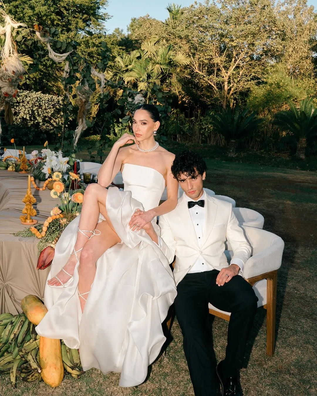 Hay lugares que no solo se visitan&hellip; se sienten.
Y M&eacute;rida fue, sin duda, uno de ellos. 🌿

Esta editorial en Hacienda San Antonio Hool nace como una reinterpretaci&oacute;n del lujo desde lo local: el henequ&eacute;n, los textiles de mes