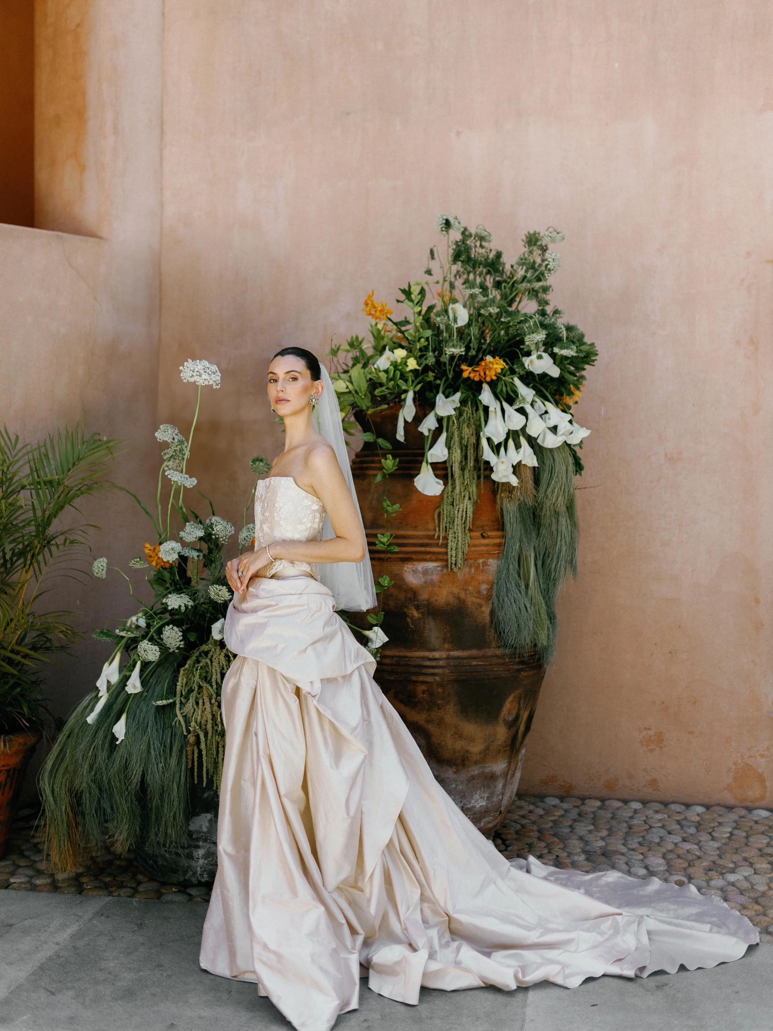 @la.dahlia es una marca de dise&ntilde;o floral para bodas en M&eacute;xico que convierte cada celebraci&oacute;n en una experiencia visual llena de intenci&oacute;n, belleza y personalidad. Su trabajo se distingue por crear atm&oacute;sferas rom&aac
