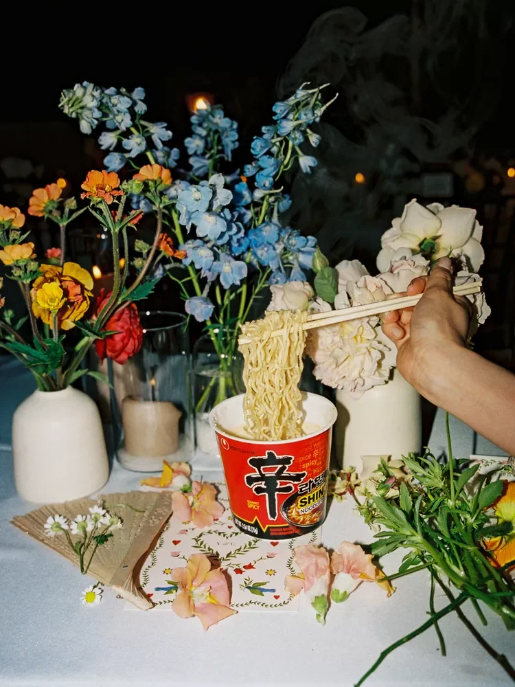25-colorful-veil-california-wedding-ramen-daniel-kim-1024-418b39ed8de94fbbacd199114a3e656f.webp