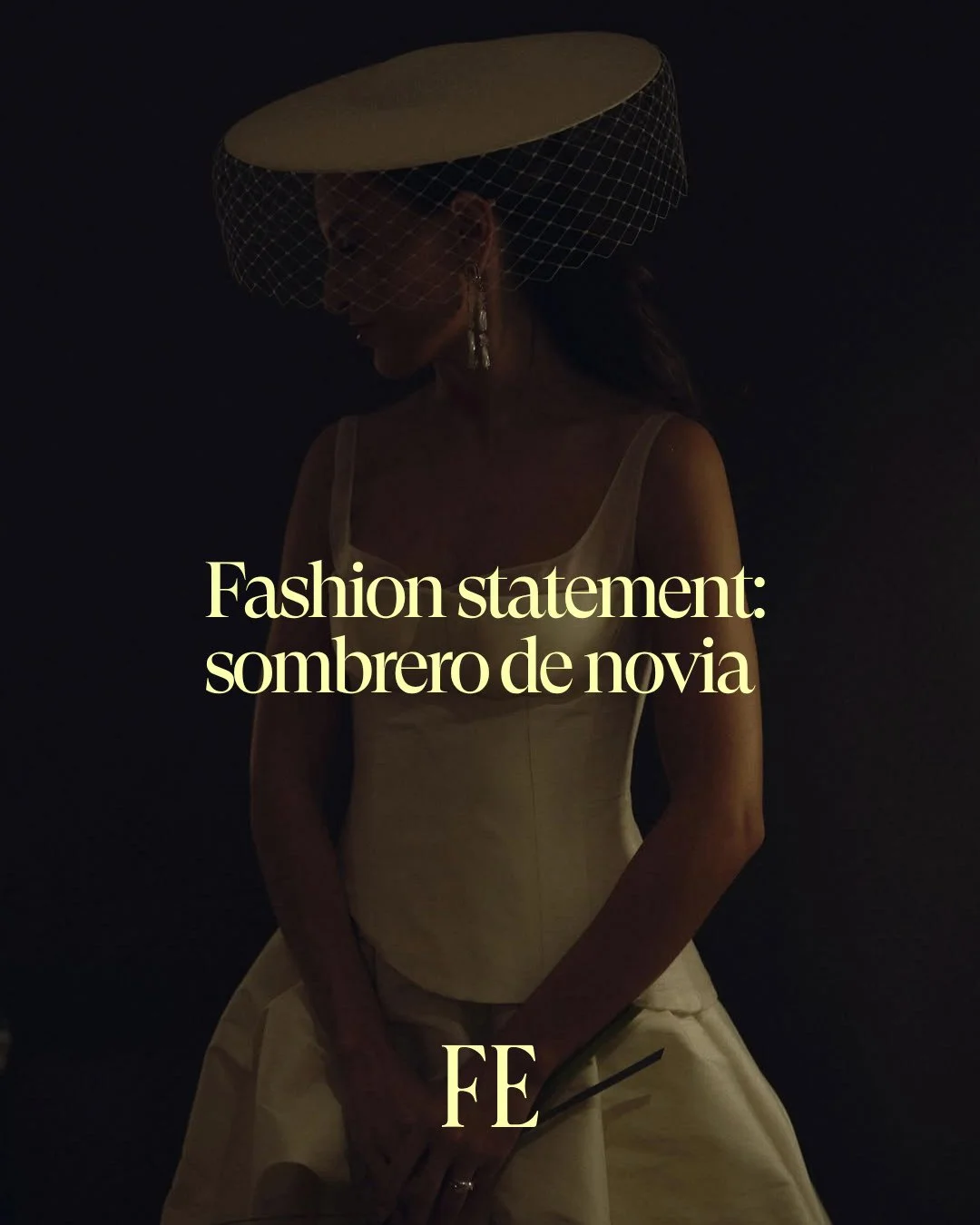 &iexcl;Realza tu estilo nupcial! 💍✨ &iquest;Qui&eacute;n dice que una novia no puede lucir un sombrero? Desde sombreros de ala ancha y originales hasta elegantes fedoras, deja que tu personalidad brille en tu gran d&iacute;a. Atr&eacute;vete con lo 