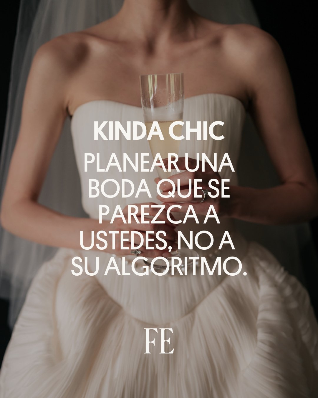Elegir con intenci&oacute;n, saltarte lo que no tiene sentido y celebrar a tu manera. Porque hacer una boda realmente tuya siempre ser&aacute; kinda chic. 🤍🥂💫
#fridaenamorada 

Cr&eacute;ditos fotos: 
@alecas_______
@lucetta_mx 
@josecaicedo.photo