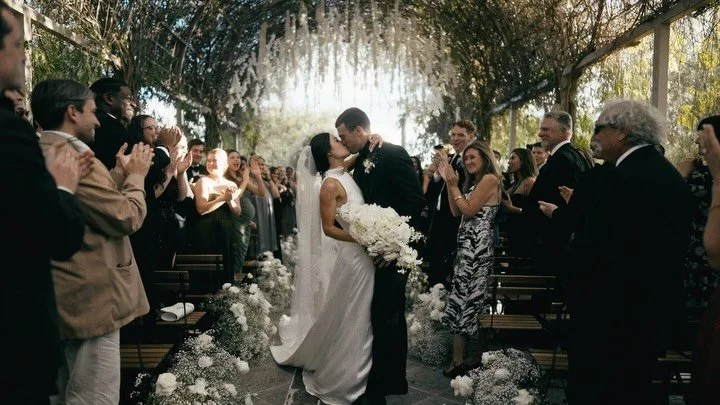 &iexcl;Ad&eacute;ntrate en un mundo donde las historias de amor cobran vida! Te presentamos a @amour_films, tu vide&oacute;grafo de bodas de confianza. Con pasi&oacute;n por capturar esos peque&ntilde;os instantes que se convierten en grandes recuerd