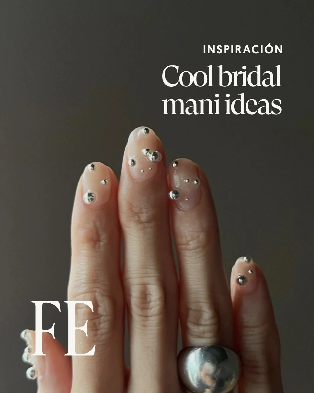 &iexcl;Atenci&oacute;n brides to be! 💍 El d&iacute;a de tu boda es un lienzo para expresar tu estilo &uacute;nico, &iexcl;y eso incluye tus u&ntilde;as! Desde cl&aacute;sicos elegantes hasta dise&ntilde;os modernos y atrevidos, hemos recopilado la m
