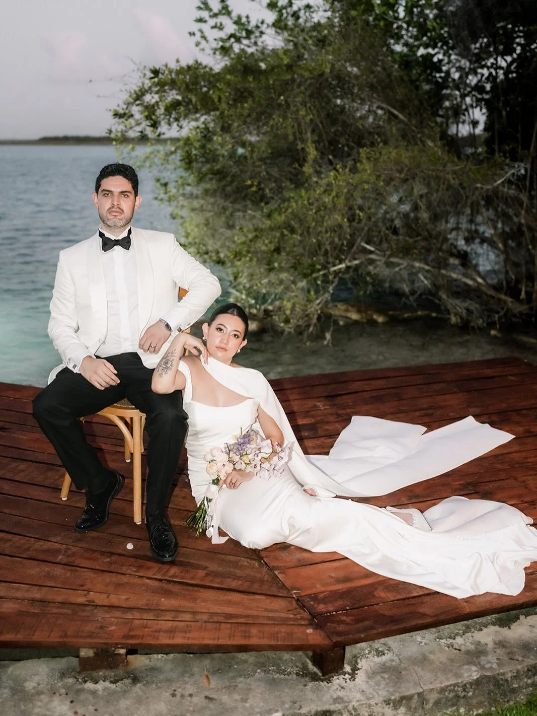 Capturando historias de amor en su forma m&aacute;s pura a trav&eacute;s del lente de @angelbenjaminwed con un estilo documental transforman cada momento en una obra de arte atemporal. Deja que tu d&iacute;a de bodas se desarrolle con naturalidad, mi