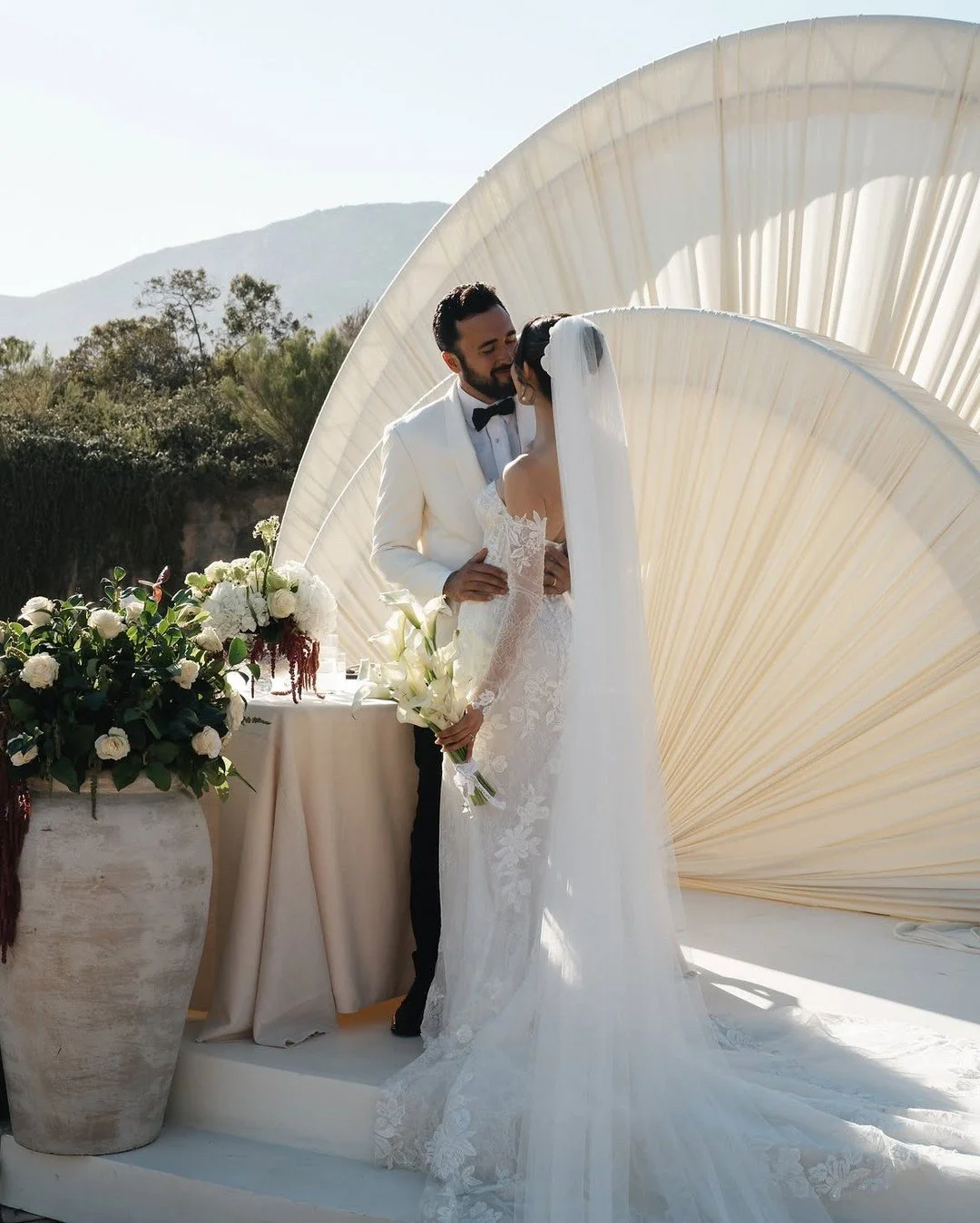 Emoci&oacute;n y calidez: el abrazo perfecto en una boda. Cada rinc&oacute;n est&aacute; lleno de recuerdos, risas y momentos que nos hacen sentir en casa. 

&iexcl;Celebra la calidez de los peque&ntilde;os detalles que llenan tu vida de alegr&iacute