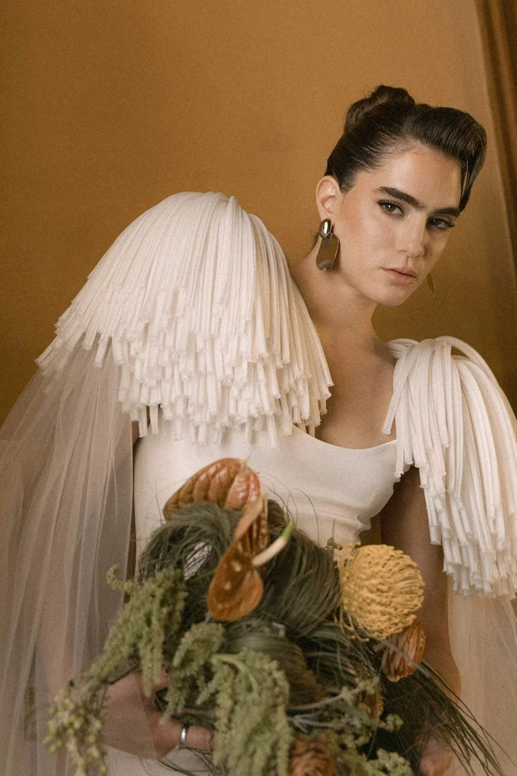 Maquillaje y peinado para boda destino en México: cómo lograr un look que sobreviva al clima, las fotos y horas de celebración - Tribu Nupcial