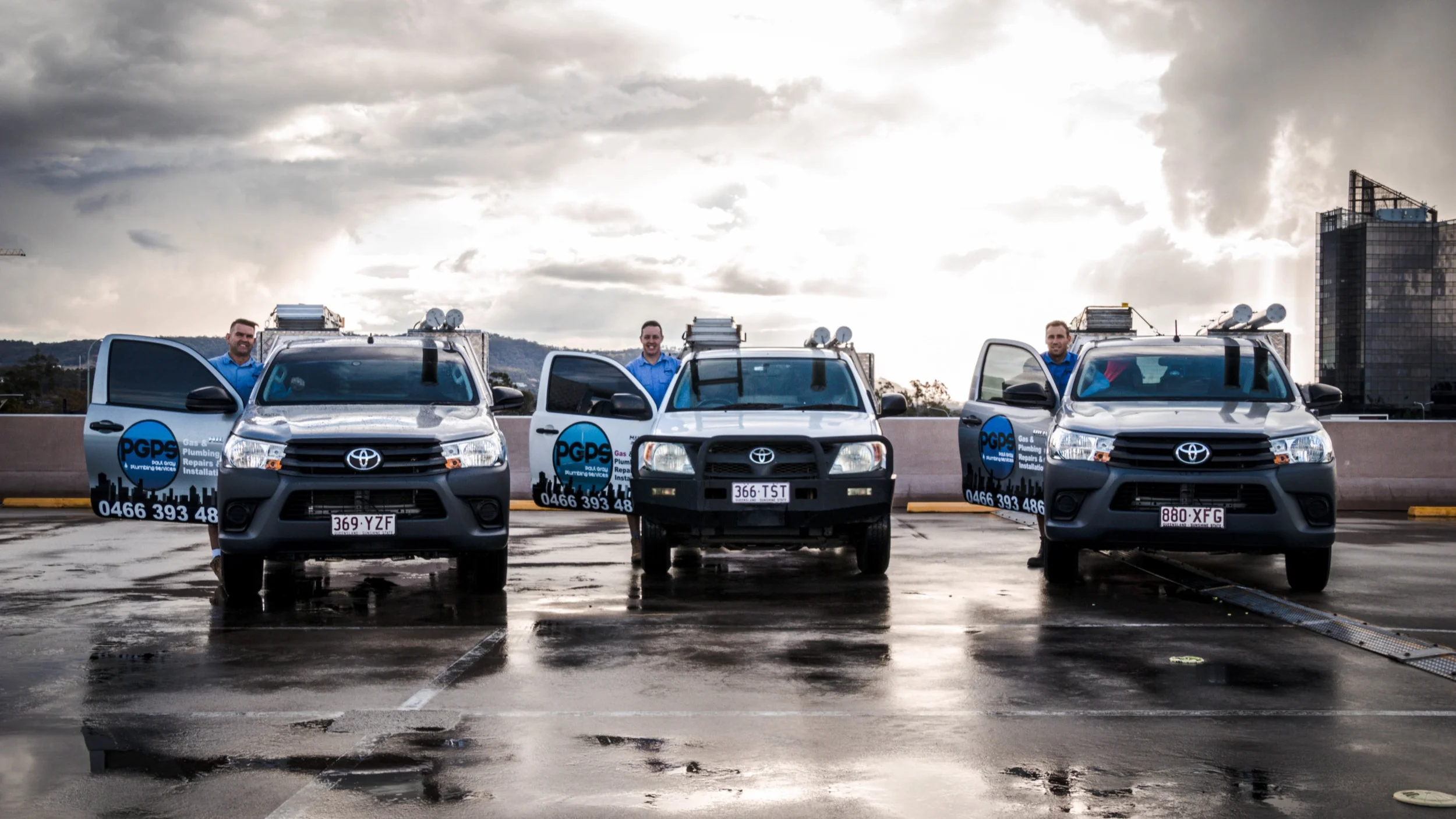 Work+Vehicles+Pic+9+-+Three+utes+with+guys.jpg