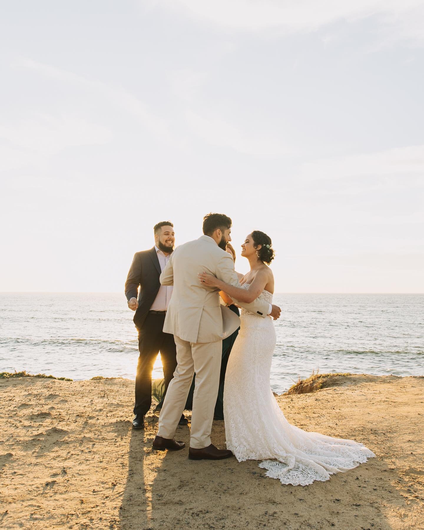 Look at the 2nd pic to see their 1st kiss 👀

Sunset Cliffs Elopement 😍🤤
No matter what the weather does, this spot always looks so dramatic to me 

#sunsetcliffswedding #sunsetcliffsweddingphotographer #sandiegoweddingphotographer