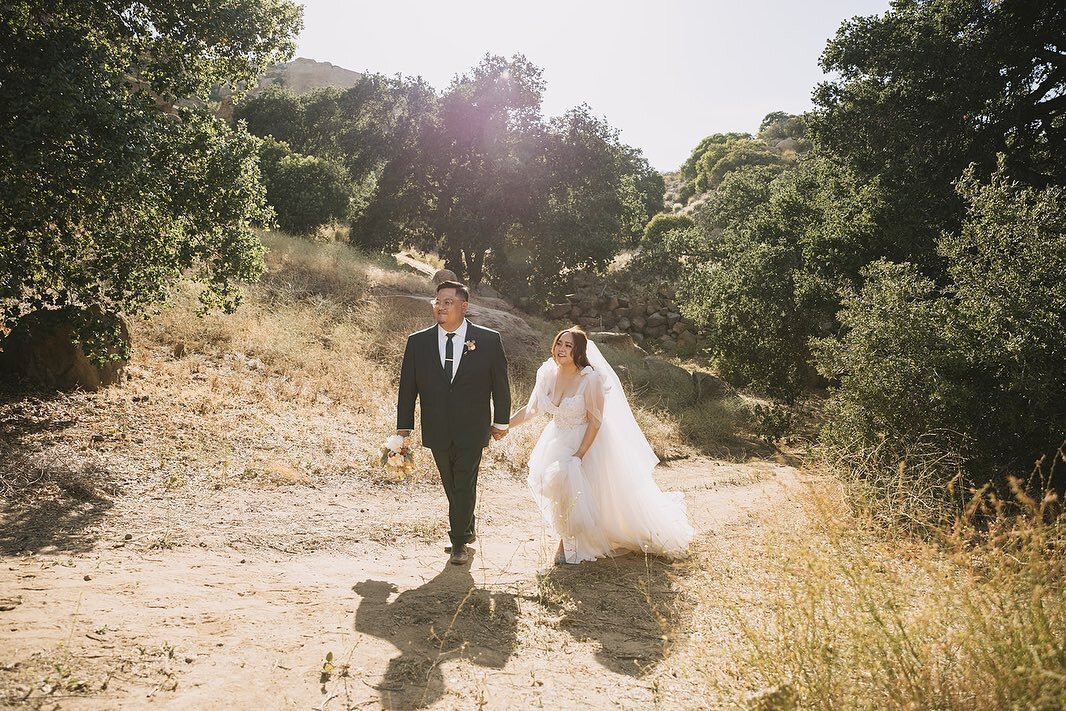 Some landscape images (wider than tall) for your feed today ❤️

#woodlandhillsweddingphotographer #losangeles #losangelesweddingphotographer