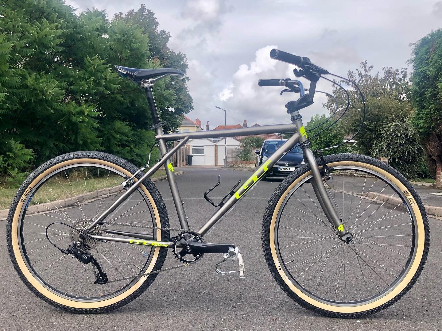 We put this little beauty of an old skool 26&rdquo; mtb together for @mac_james 
.
Drop us a message if you&rsquo;ve got a project build you need some help with. 
.
#frontbikehire #bournemouth #bournemouthbeach #bikehire #bikeservice #bikerepair #26a