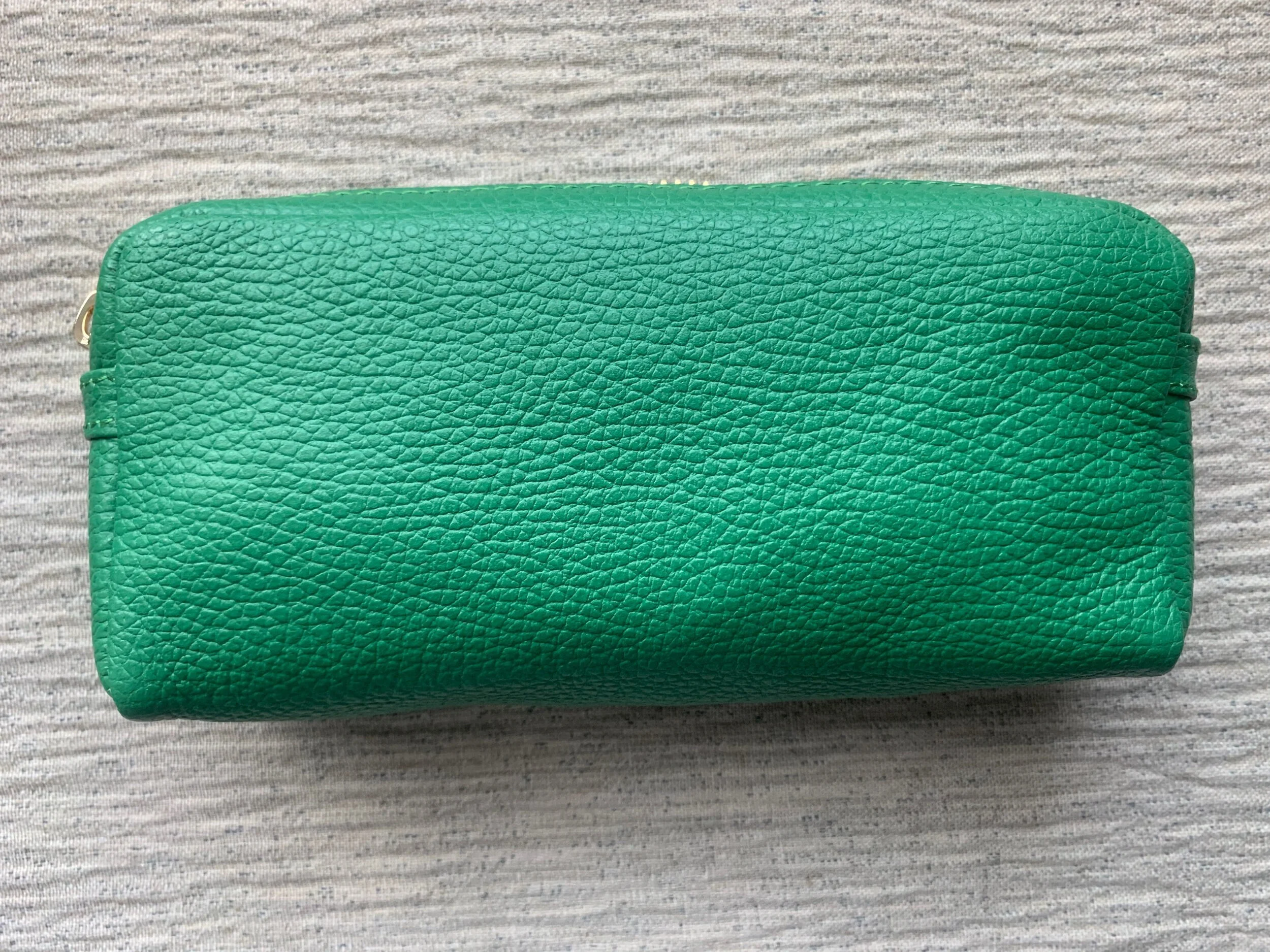 3F7F988A-AA36-444C-BF8D-8446968D7DF9