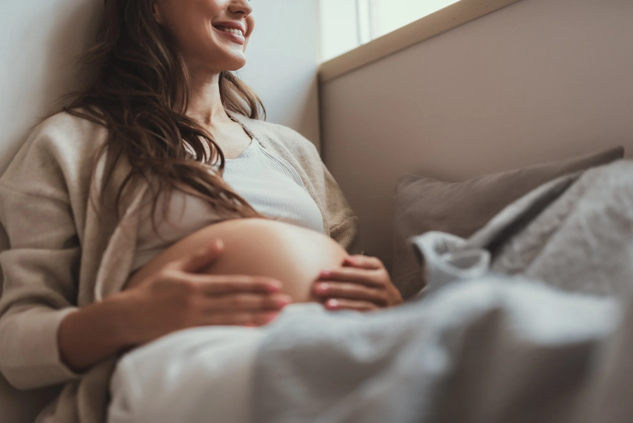 Expecting parents watch CABT's emetophobia video on parenting and pregnancy with emetophobia