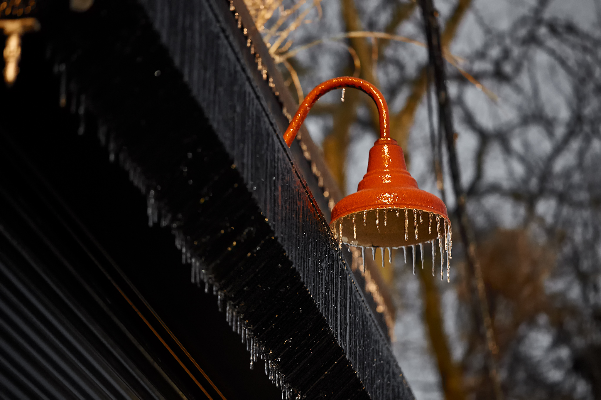 frozen-lamp_icestorm_01.jpg