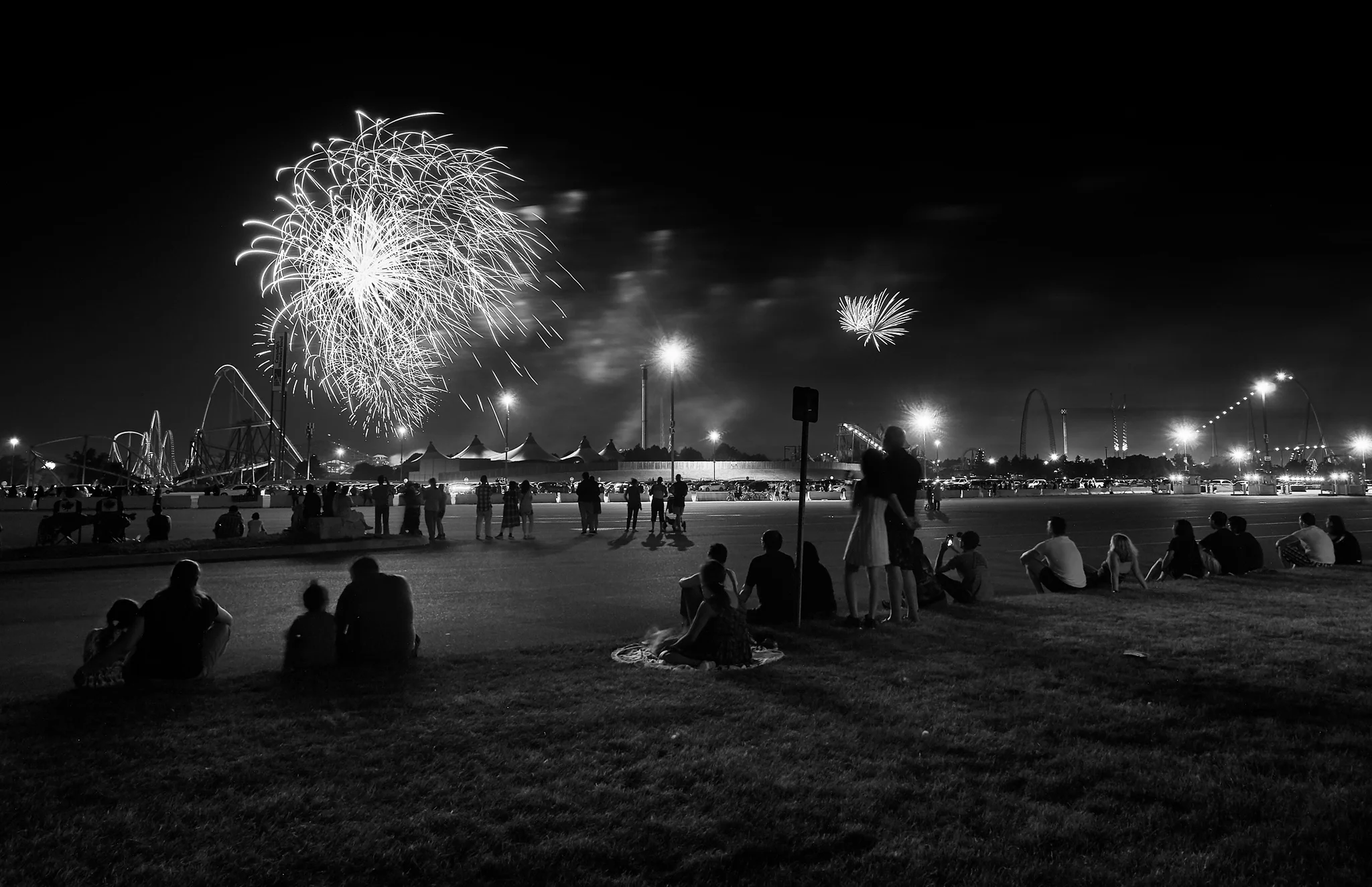 Canada-Day_2018_Wonderland_Fireworks_01bw.jpg