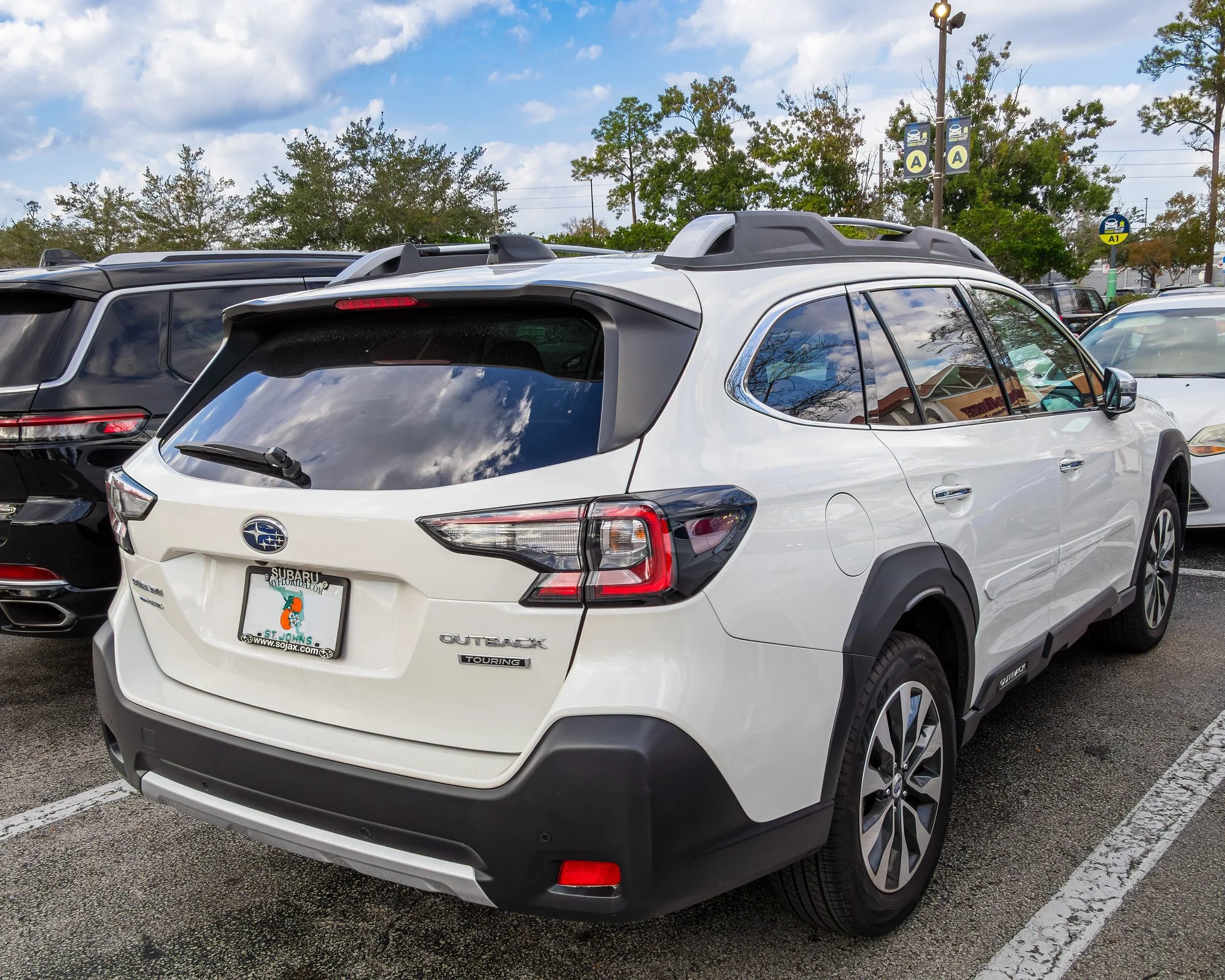2023 Subaru Outback Touring