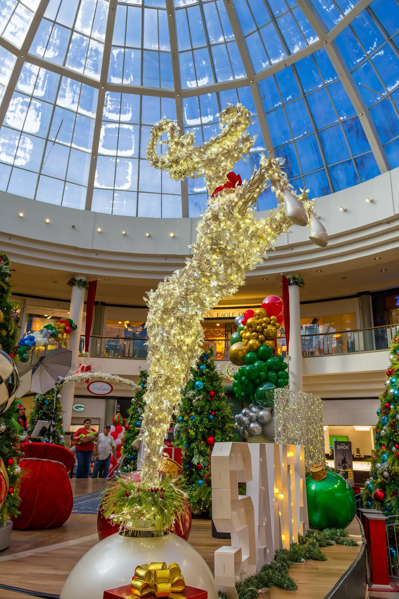 Christmas at The Avenues Mall