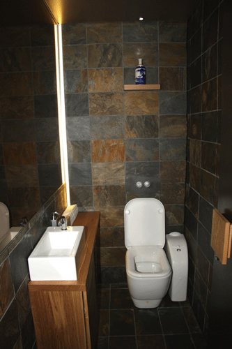 North-country-bathroom2-Roc.gif
