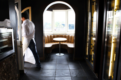 OYSTER BAR, CIRCULAR QUAY. Designers Landini Associates, in conjunction with Baxter Jacobson Architects chose our black slate for the floor of one of Sydney's iconic eateries - the famous Sydney Cove Oyster Bar at Circular Quay.