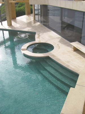 An oceanside pool in Maroubra