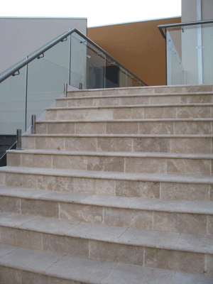 Classico-stairs-denhamcourt.gif