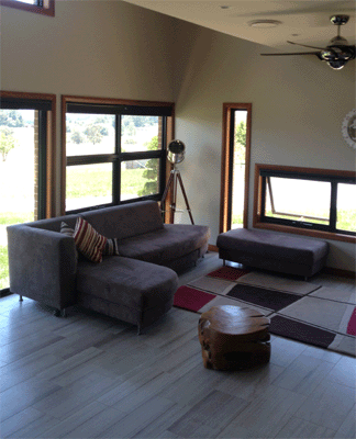 Wildwood-livingroom-orange1.gif