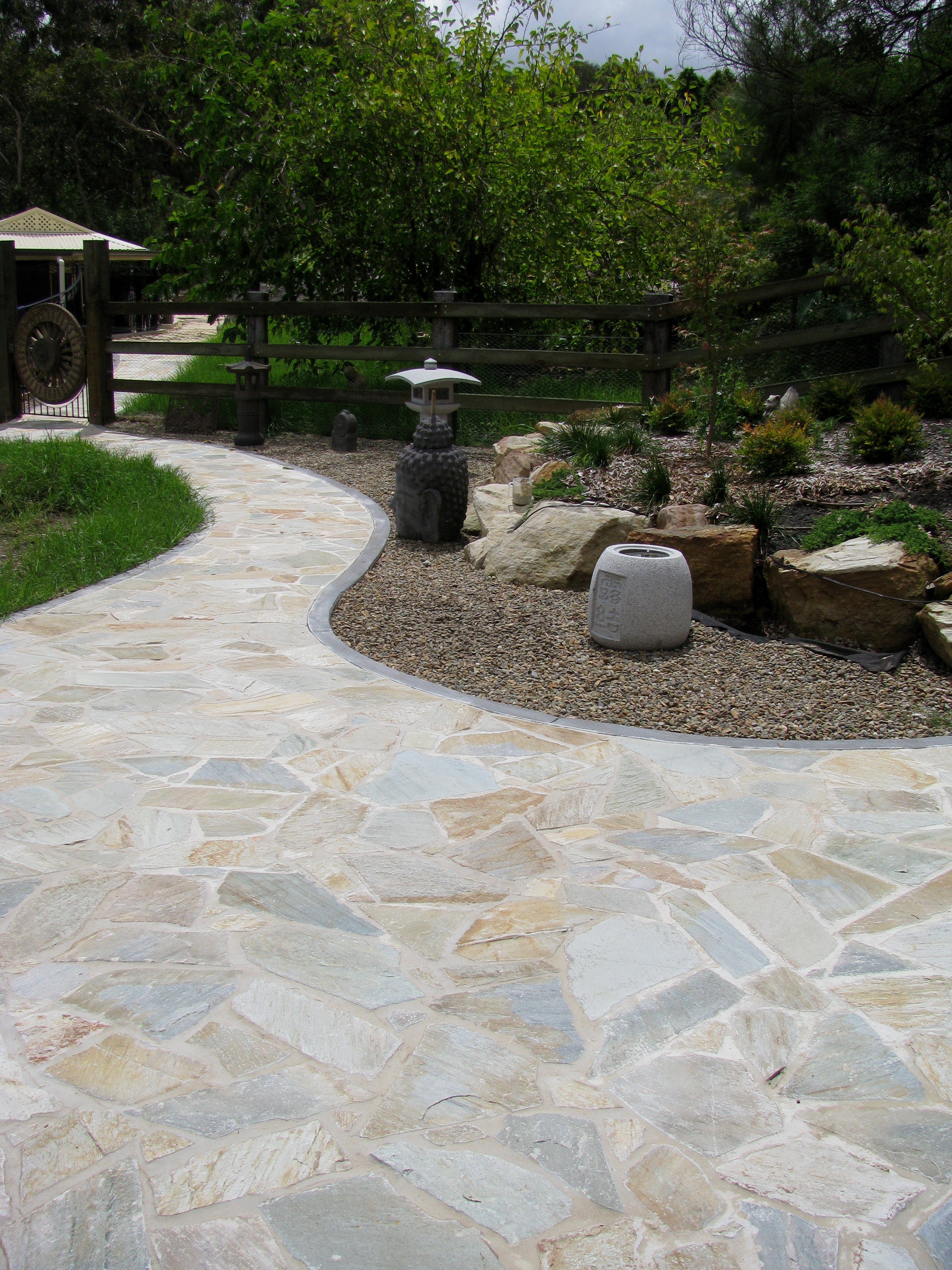 Sofala flagstone kenthurst1.jpg