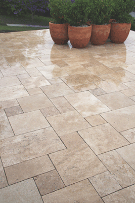 Walnut-FP-tbl-wet-patio.gif