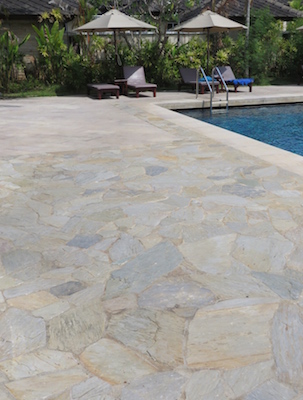 quartzite-crazypave-pool-deck.jpg