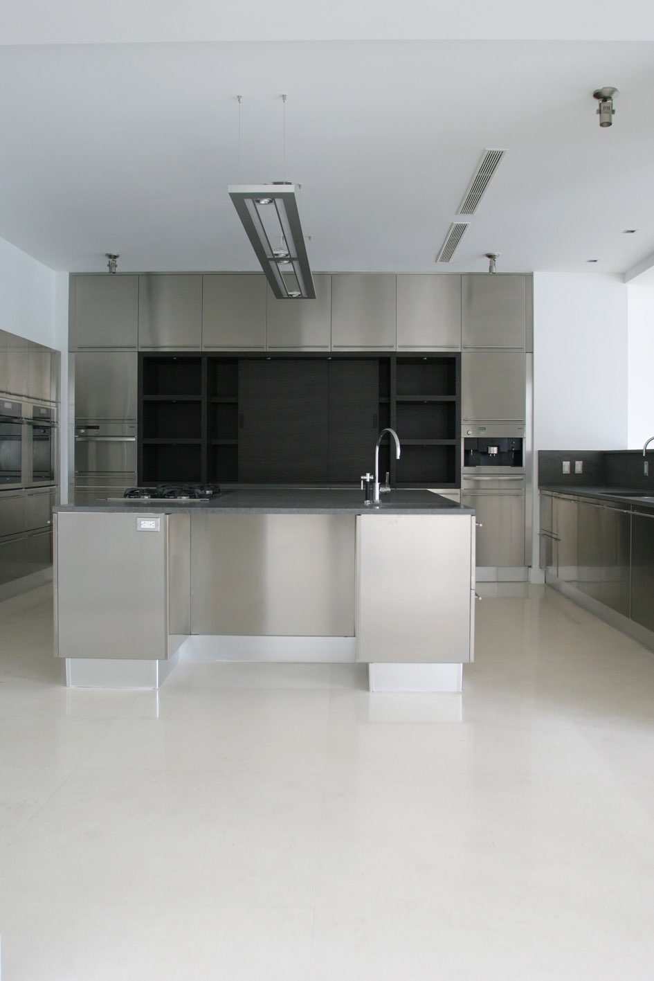 Blanco Limestone Kitchen Floor