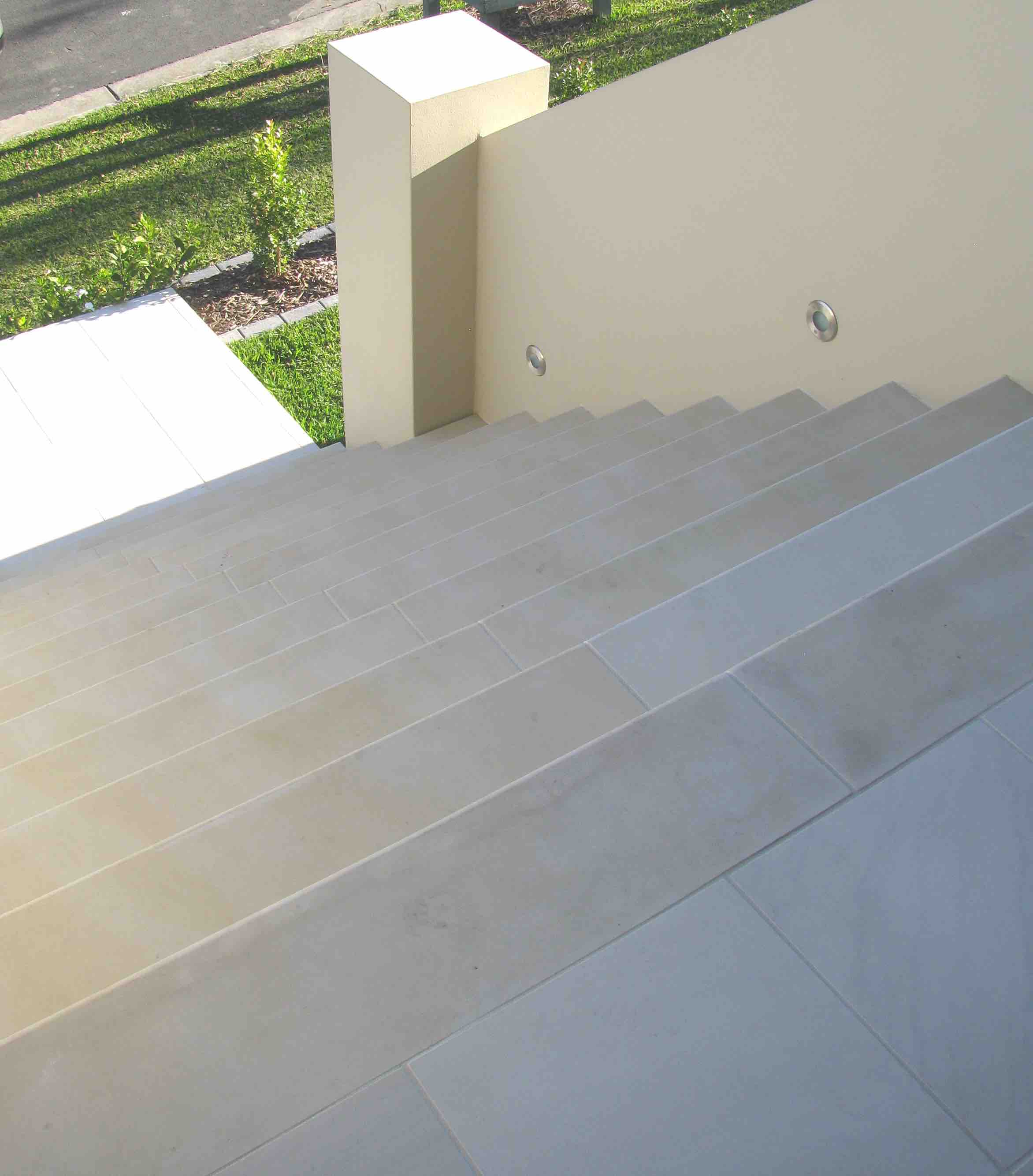 Willow Sandstone Honed - Stairs