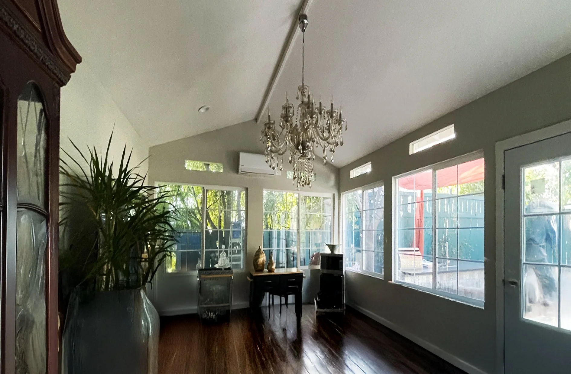 002B_interior_architecture.jpg