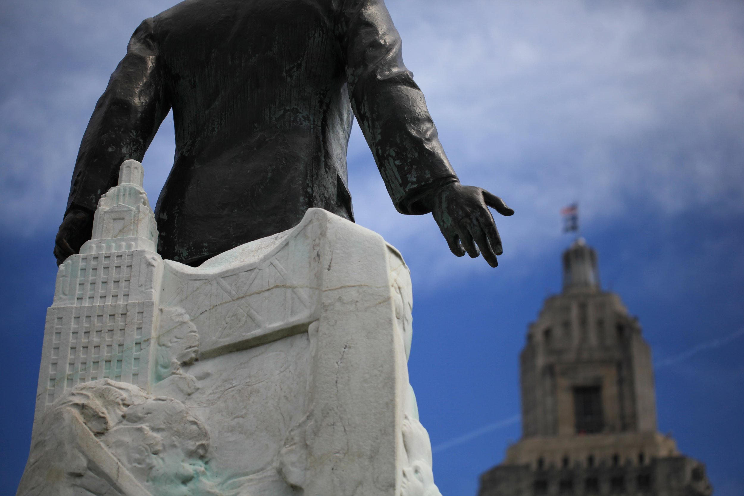 statue 01.jpg