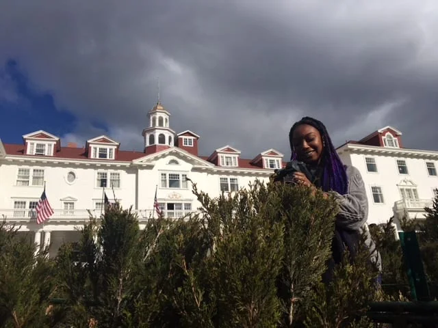 Lauryn in the hotel's "hedge maze." It was installed in 2015, so it's rather...tiny. For reference, Lauryn is 5'2.