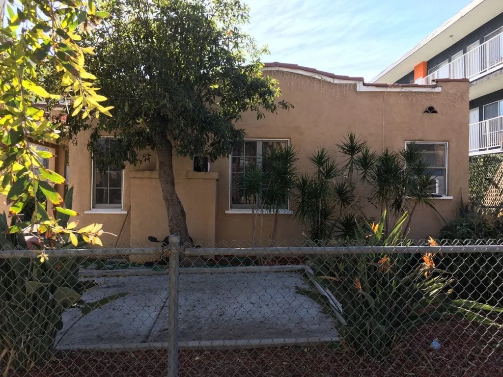 5124 De Longpre Avenue