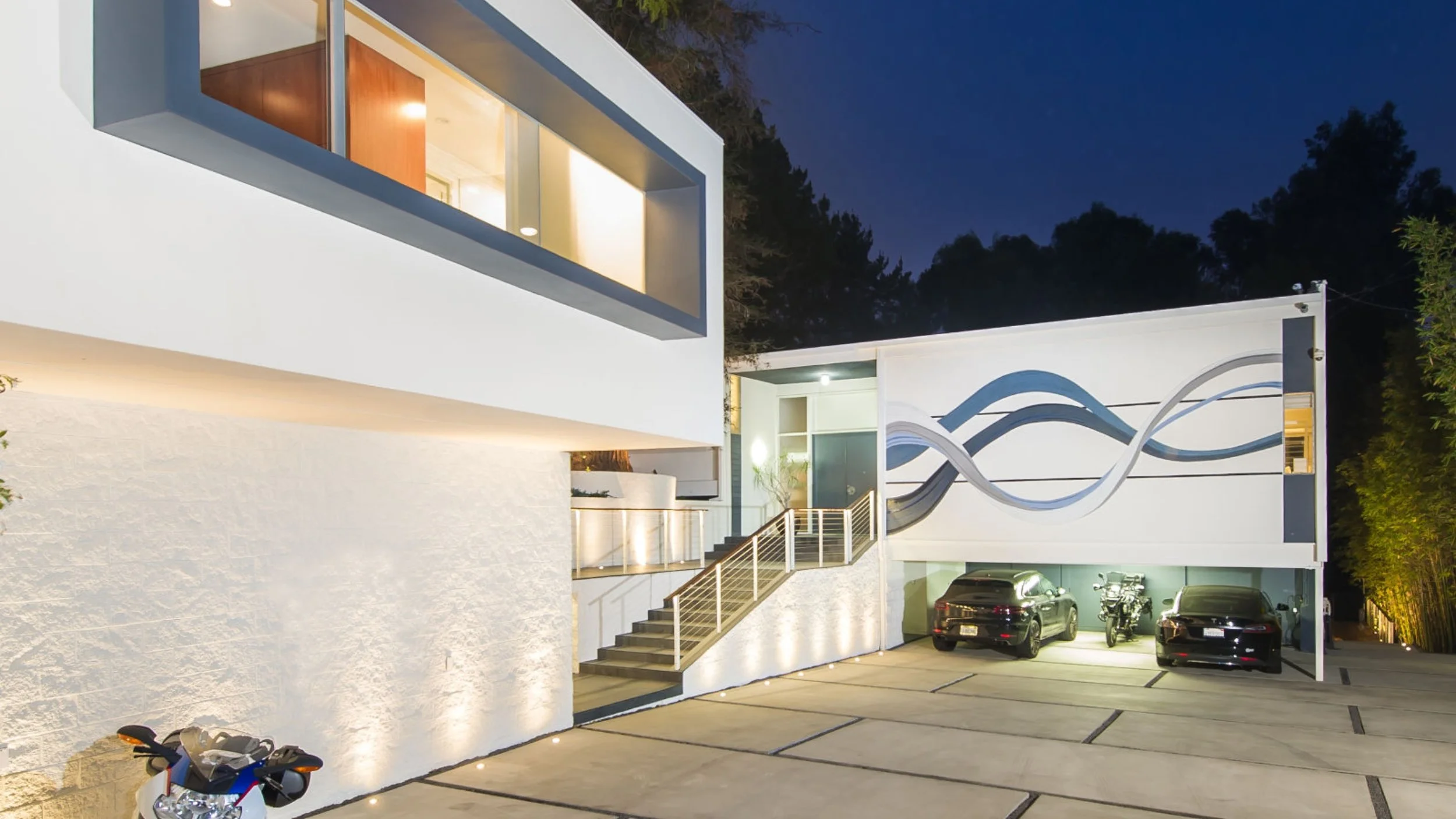 Waves Mosaic House