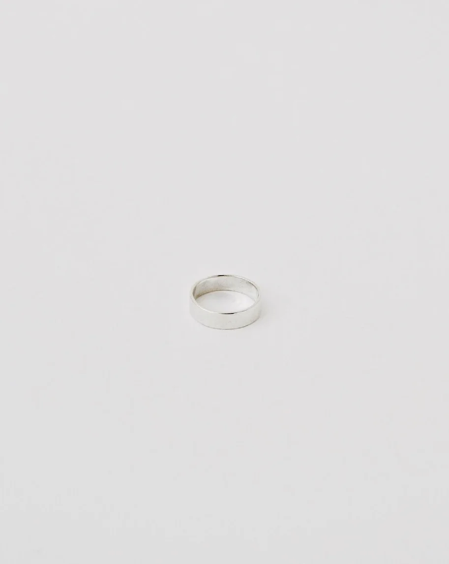 band_silver_thick_ring.jpg