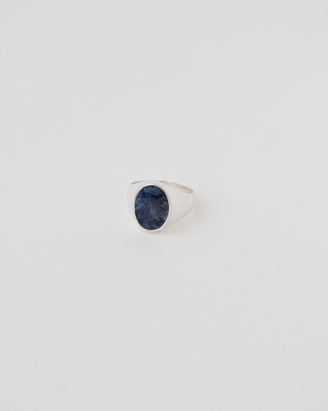 signet_inlay_oval_sodalite_silver.jpg