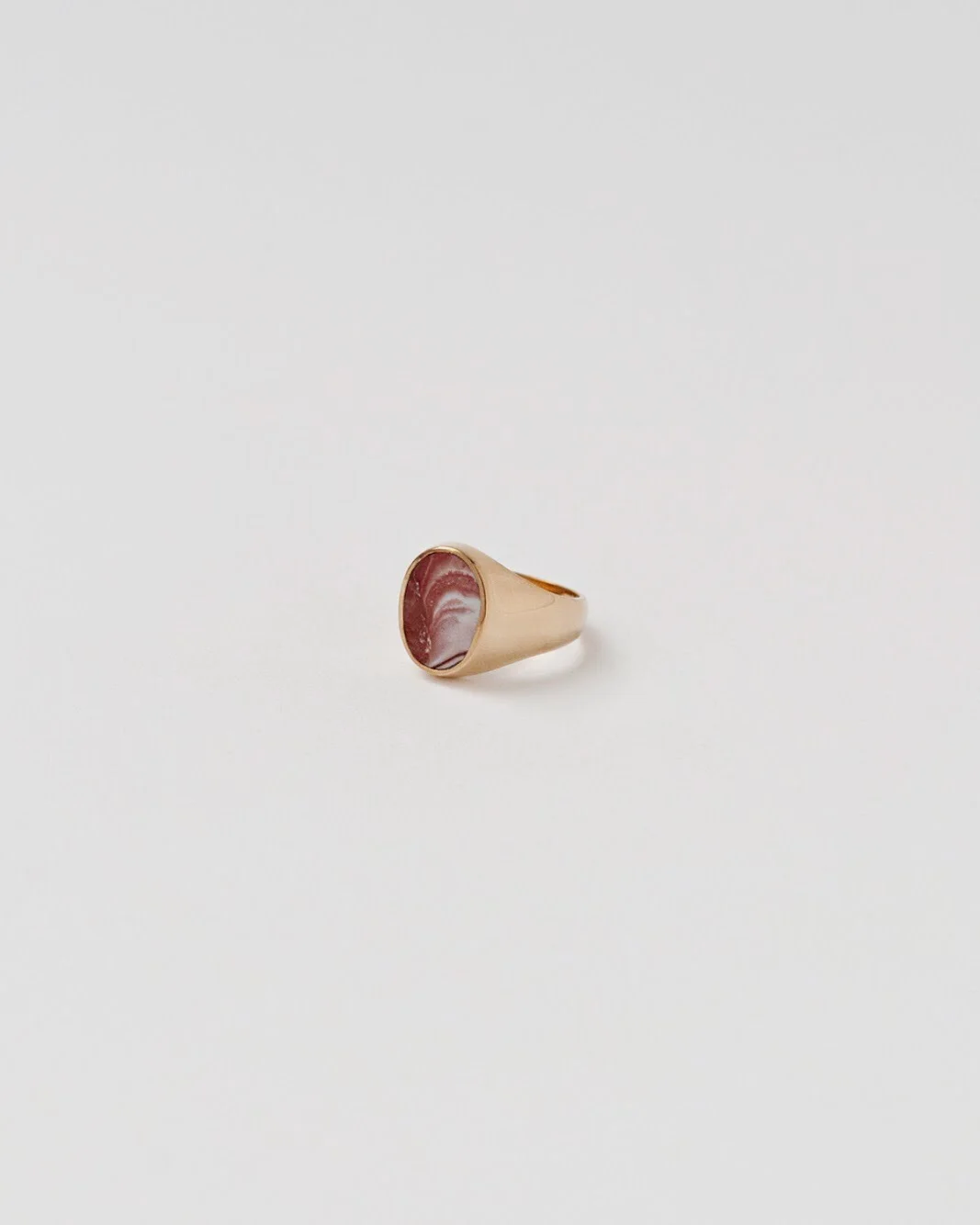 signet_inlay_oval_gold_agate.jpg