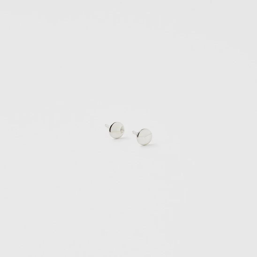 stud_Silver_circle.jpg